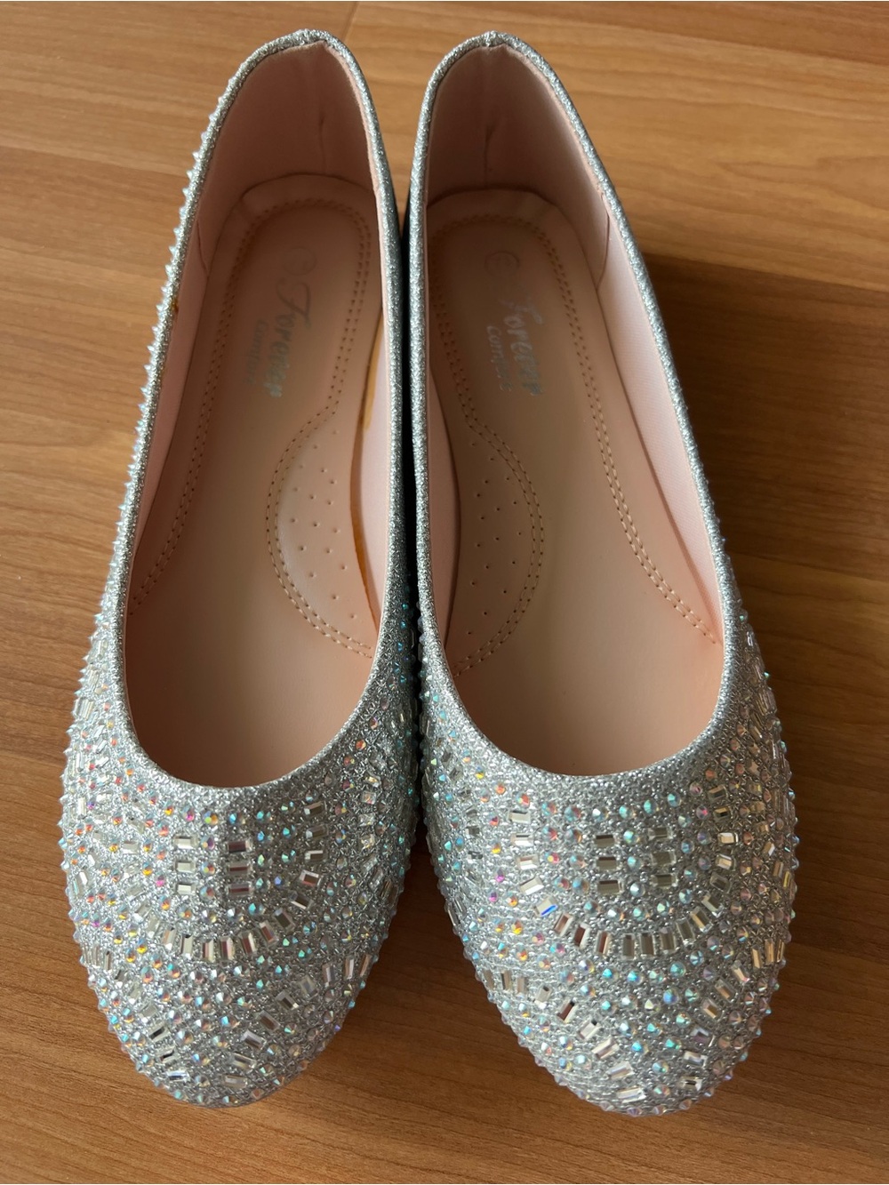 Forever Comfort Larissa-87 Silver Rhinestone Ballet Flats Women’s